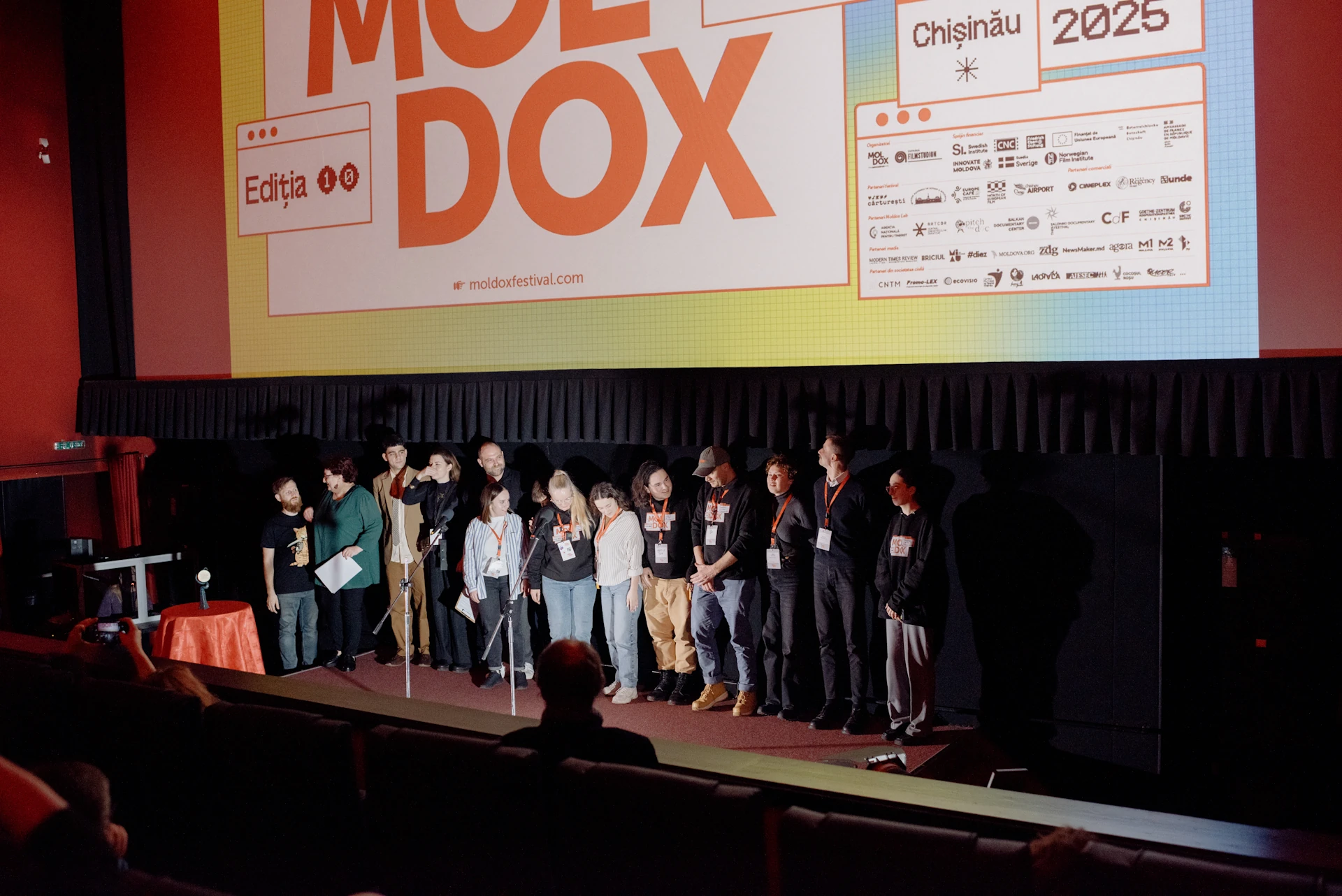 Opt proiecții cu sold-out și un documentar moldovenesc desemnat cu premiu: totalurile ediției X Moldox Festival